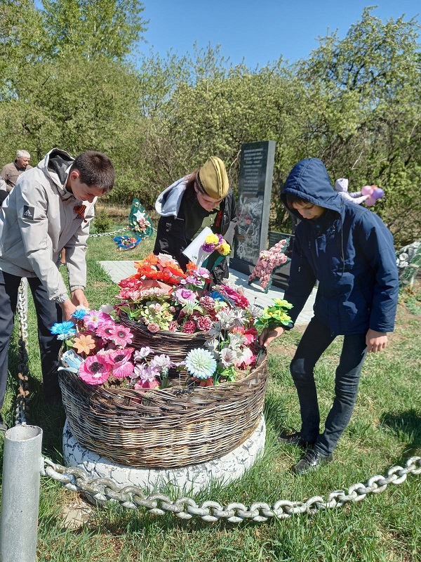 Торжественный митинг в честь празднования дня Великой Победы.